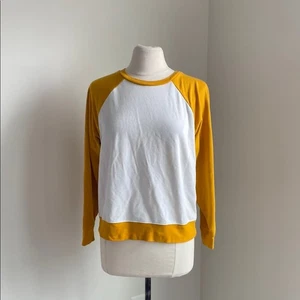 J. CREW Sweatshirt Womens Sz Medium Yellow White Raglan Sleeve Classic Crewneck - Picture 1 of 6