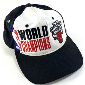 Vintage Chicago Bulls 1996 NBA World Champions Cap (LESEN) - Bild 1 von 9