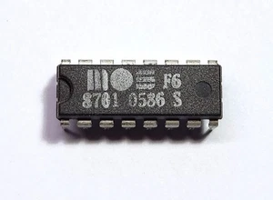 Commodore MOS 8701 Clock Generator Timing Chip C64/C128 (7701) #0586 - Picture 1 of 2