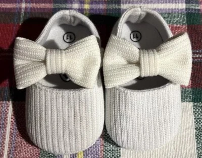Myggpp Baby Girl Cream White Soft Crib Shoes-Sz 11 Babies - Image 1 of 4