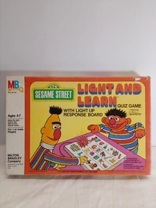 1977 Milton Bradley Sesame Street Light And Learn Quiz Game Complete - Picture 1 of 7
