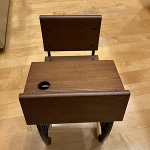 American Girl Puppe Samantha’s School Schreibtisch Gusseisen Holz nicht mehr produziert + Bonusbuch - Bild 1 von 7