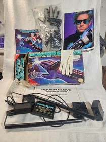 1989 Original Nintendo NES Power Glove 99% complete Missing The 4 Round Stickers