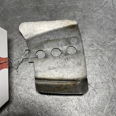 OEM ХОРОШАЯ Б/У ЦЕПНАЯ ПИЛА JOHN DEERE 350CS #10762 НАПРАВЛЯЮЩАЯ ПЛАСТИНА ЦЕПИ  - Изображение 1 из 2