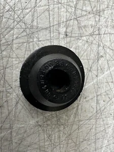 1998 MERCEDES-BENZ S320 W140 AIR CLEANER BOX MOUNT INSULATOR RUBBER BUFFER OEM - Picture 1 of 4