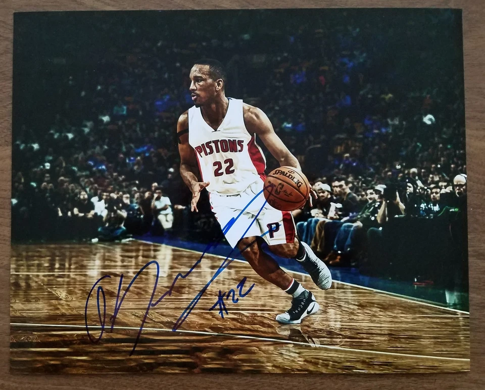 Foto firmada por Avery Bradley de 8x10 de los Detroit Pistons Boston Celtics con sello completo RAD Foto 1 de 1