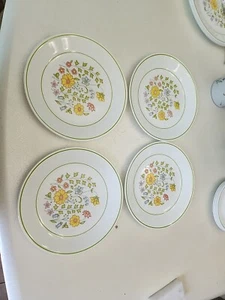 4 Corelle Spring Meadow Luncheon Plates - Picture 1 of 5