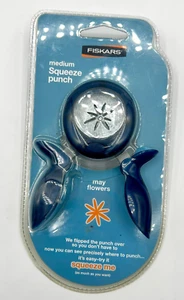 Fiskars 'May Flowers' Punch Medium Squeeze Nuovo con etichette - Foto 1 di 4
