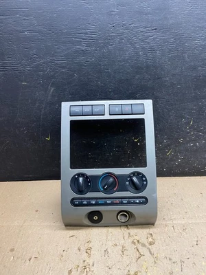 Control de temperatura climático Ford Expedition 2007 a 2014 con radio bisel U5704 DG Foto 1 de 4