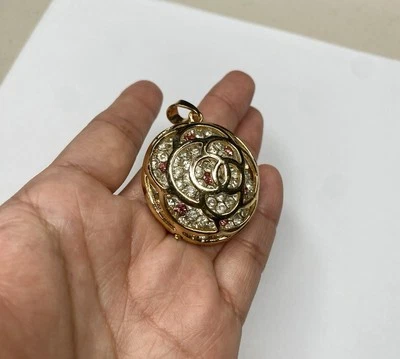 GOLD Made Pendant Big Round ROSE  - Image 1 of 4
