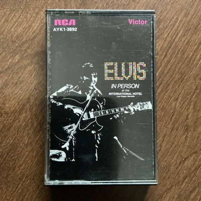 Elvis Presley ‎– In Person At The International Hotel Las Vegas (US) Cassette NM Foto 1 de 3