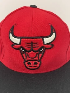 Chicago Bulls Mitchell & Ness Adjustable SnapBack Hat Cap Red/Black Throwback - Picture 1 of 8
