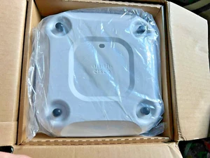 Cisco AIR-CAP3702E-Z-K9 - 802.11ac inc. 4 X AIR-ANT2524DW-R - Picture 1 of 5