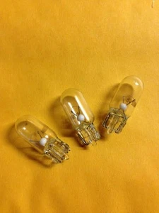 (3)8V-WEDGE LAMPS/G-5000/G-5500/G-5700/G-4700/G-6700/G-6000/G-7000/G-2000/Sansui - Picture 1 of 4