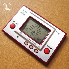 NINTENDO Ball Game and Watch in Excellent Condition (AC-01) 1980