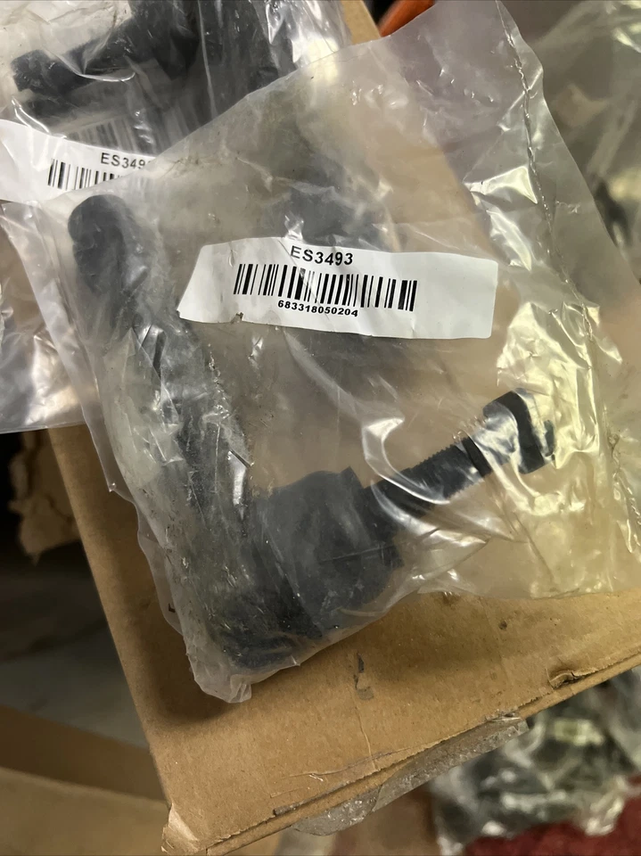 MasterPro 底盘前外扎杆端适用于雪佛兰 GMC 99-06 ES3493  — 第 1/2 张图片