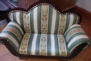 ELEGANT VICTORIAN Doll's Wood Upholstered COUCH Custom Made! 16x10x6" green gold - Picture 1 of 4
