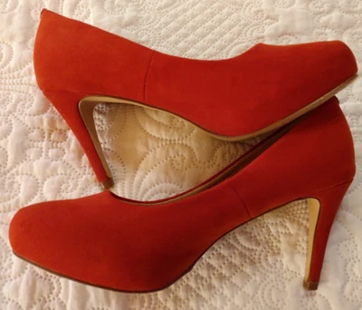 Sapatos de salto femininos Madden Girl vermelho camurça sintética tamanho 7 - Imagem 1 de 4