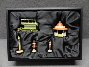 Miniaturas de peltre coleccionables de Walt Disney Disneyland Main Street EE. UU. Ltd 1500 - Imagen 1 de 24