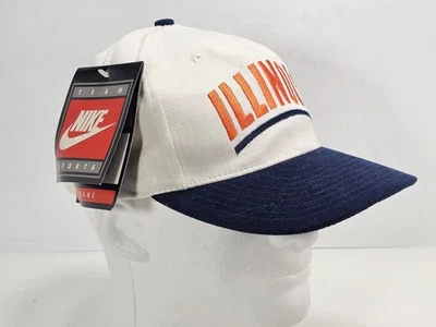 Chapéu Snapback NIKE University Of Illinois Fighting Illini Vintage com etiquetas OSFA  - Imagem 1 de 4