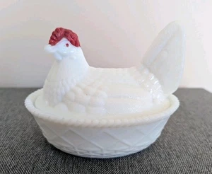 Westmoreland White Milk Glass Hen On Nest Covered Dish with Red Comb Vintage - Picture 1 of 8