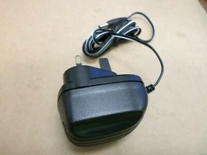DVE AC Adapter DVR-0930UK-4114 230V-50Hz 70mA 9V Output ---300mA *EUROPEAN* - Picture 1 of 5