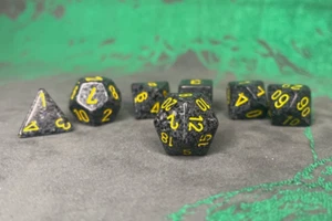 Chessex Speckled Urban Mimetico #25328 Set 7 stampi poliedrici OOP vecchio stampo quasi nuovo! - Foto 1 di 1