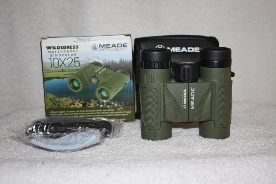 Meade 125021 10x25mm Wilderness Waterproof Roof Prism Compact Binocular - Image 1 of 4