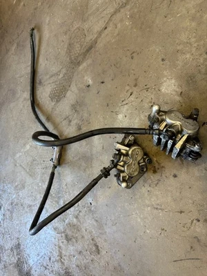 KAWASAKI VULCAN NOMAD 1500 VN 1500 99 00 01 02 03 04 OEM FRONT BRAKE CALIPERS - Image 1 of 4