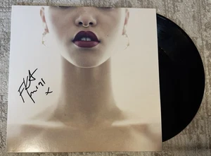 DISCO DE VINILO EP2 FIRMADO POR FKA TWIGS - CERTIFICADO DE AUTENTICIDAD BECKETT - Imagen 1 de 3