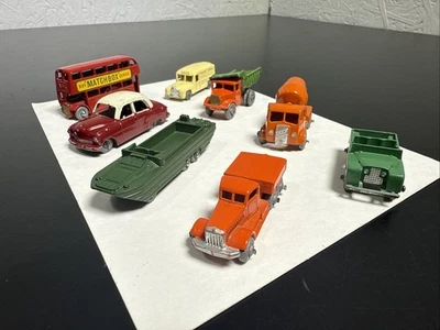 Paquete de Vehículos Lesney De Colección No.12a 22a 6a 55 5 15a 26 14 Autobús Ambulancia DUKW Foto 1 de 4