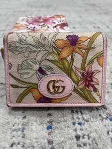 Estuche para tarjetas Gucci GG Flora de cuero de lona rosa $380 - Imagen 1 de 10
