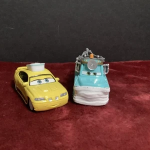 Disney Pixar Cars 1:55 Diecast Cars Toon Nurse GTO e Maschera Doctor Mater - Foto 1 di 14