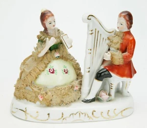 Arte vintage giapponese porcellana: coppia vittoriana con arpa. Altezza 5". Vero pizzo. - Foto 1 di 3