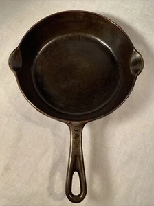 HTF Western Foundry Co, Chicago "Mi-Pet" Cast Iron Skillet #5, Heat Ring - Picture 1 of 7