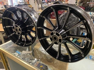Custom CVO Mag Wheels 5.5x16 3x17 Black Chrome 2009^ Harley Touring FLH Glide - Picture 1 of 19