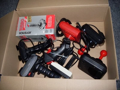 7 Stck Joysticks für Commodore 64, Amiga/Atari/C64,defekt , Zustand gemäß Bilder - Bild 1 von 4