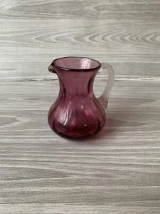 VINTAGE ANTIKER CRANBERRY SIRUPKRUG Milchkännchen KLARER GRIFF Kunstglas - Bild 1 von 5