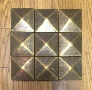Pirámide de metal genuino de oro 1x1 insertos decorativos de pared arte artesanal (se vende por pieza) - Imagen 1 de 5
