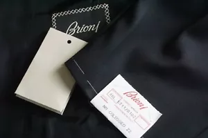Brioni NM Colosseo Negro 100% Lana 2 PC Chaqueta Pantalones Talla 48L Nuevo - Imagen 1 de 12