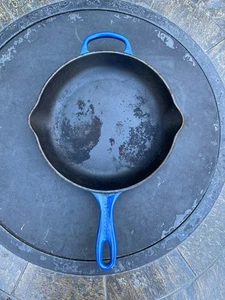 Le Creuset Enameled Cast Iron Skillet Marseille Blue 10 1/4" Made In France - Picture 1 of 6