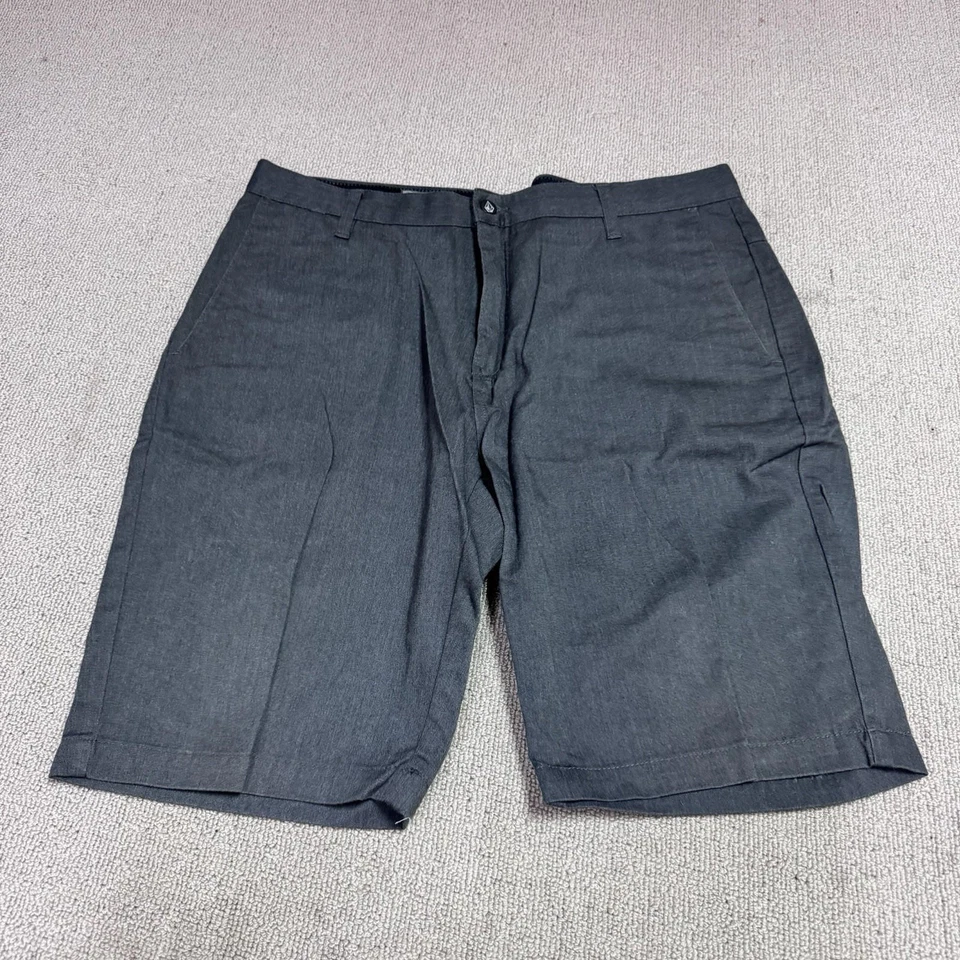 Volcom Shorts Gray Pockets Men’s Size 36 - Image 1 of 4