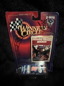 Dale Jarrett #88 Hasbro Winners Circle Thunderbird 1997 Diecast 1:64 ~SIGNED~NIB - Picture 1 of 2