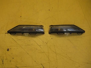 Ford Fiesta VII (HJ,HF) - Originalteil Set Blinklicht Aussenspiegel links rechts - Picture 1 of 5
