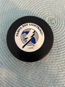 1990's Tampa Bay Lightning Official NHL Puck - Picture 1 of 2