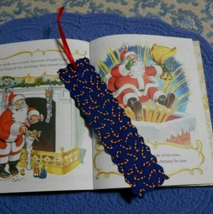Fabric or Cloth Bookmark CHRISTMAS Themed with Candy Canes Handmade - Imagen 1 de 3