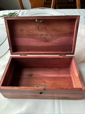 COFRE DE CEDRO CARRIL MINIATURA VENDEDOR MUESTRA PUBLICIDAD. Foto 1 de 4