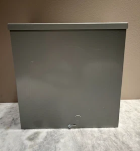 Milbank 3R Enclosure Junction And Pull Box 12" x 12" x 6" - Picture 1 of 5
