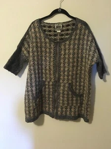 Curio Anthropologie Blue Gray Short Sleeve Zip Up Sweater, Size Medium - Picture 1 of 5