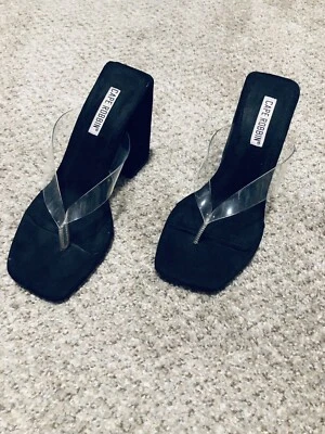 Sandalias de tacón grueso de gamuza negras Cape Robbin 5,5 Foto 1 de 4